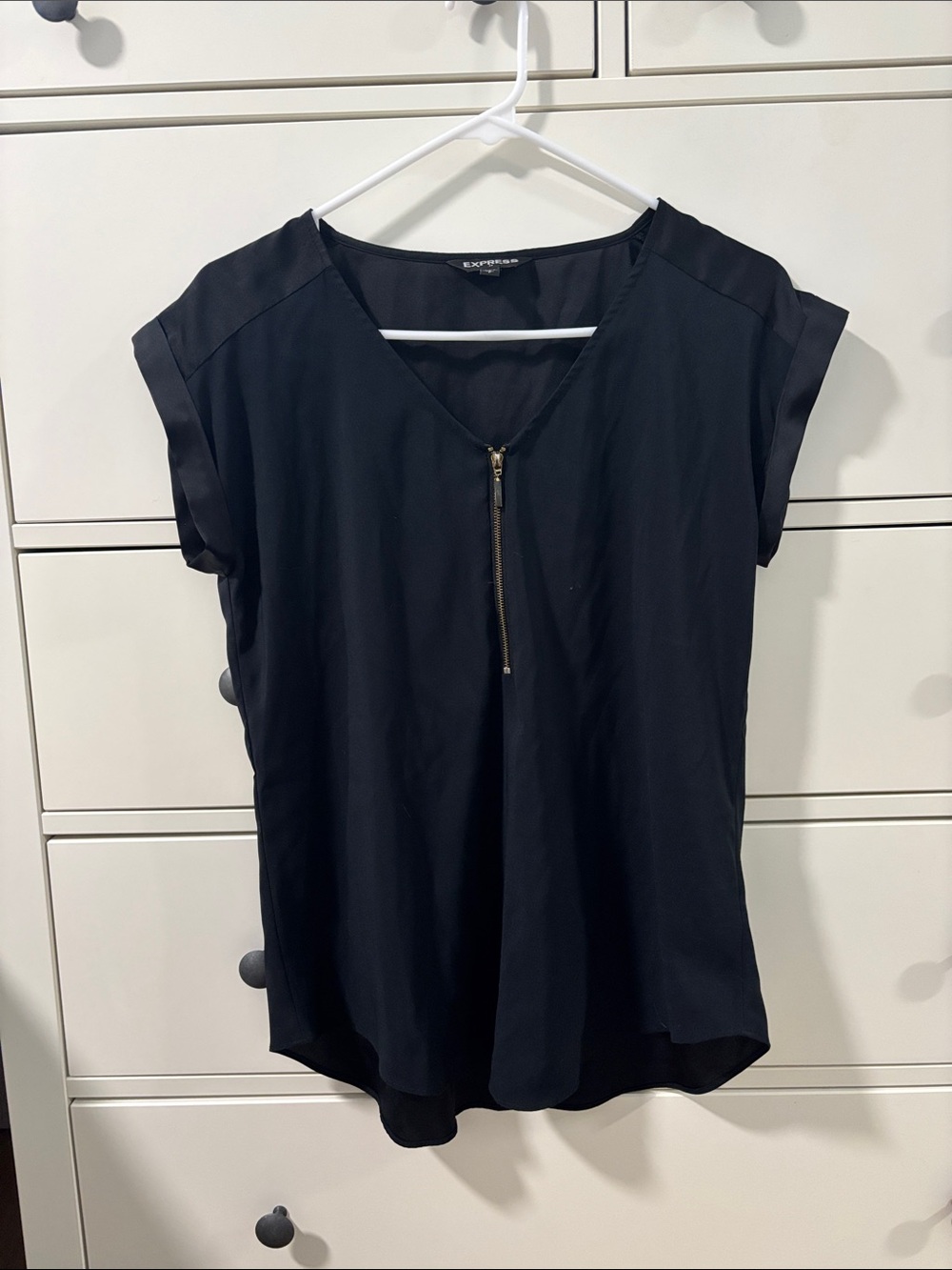 Express Black Short-Sleeve V-Neck Zip Blouse